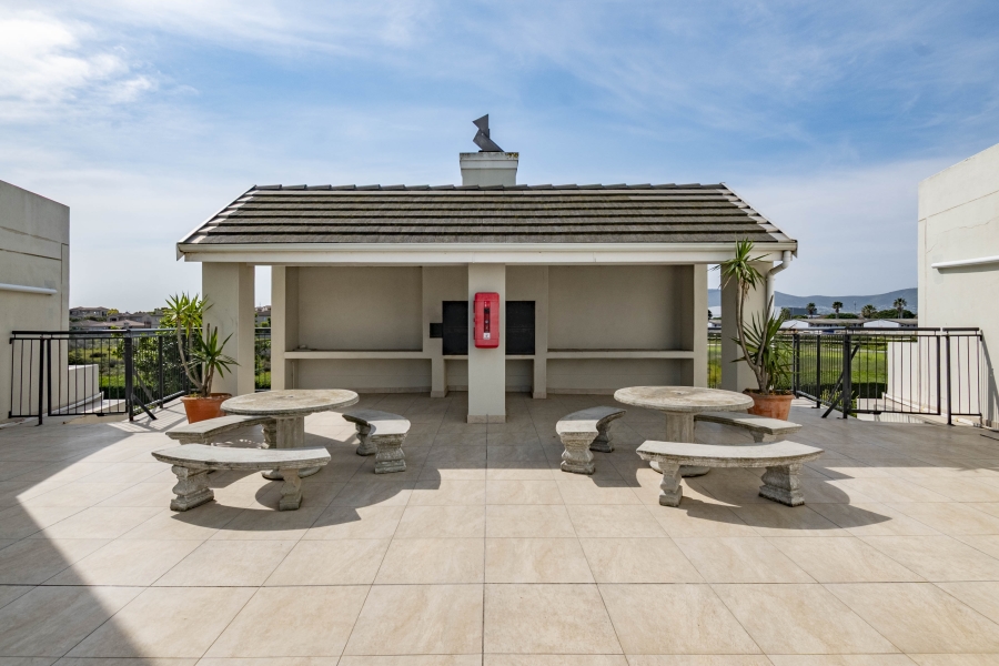 2 Bedroom Property for Sale in Royal Ascot Western Cape